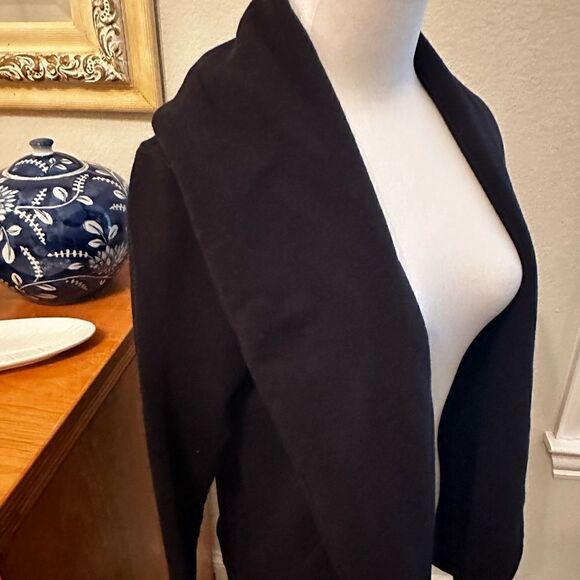 James Perse Black Collared Open Shawl
Cardigan Jacket - Picture 7 of 9